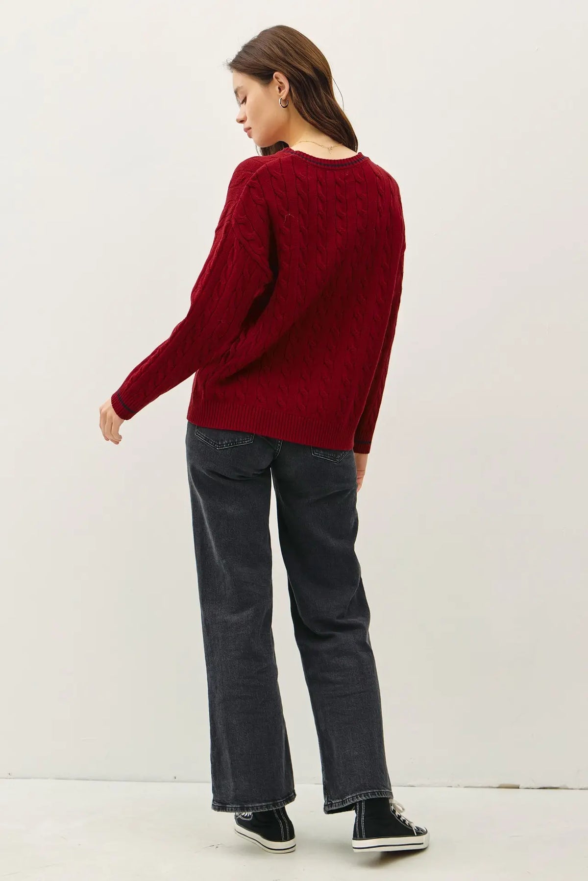 CHUNKY CABLE KNIT SWEATER WITH ACCENT DETAIL