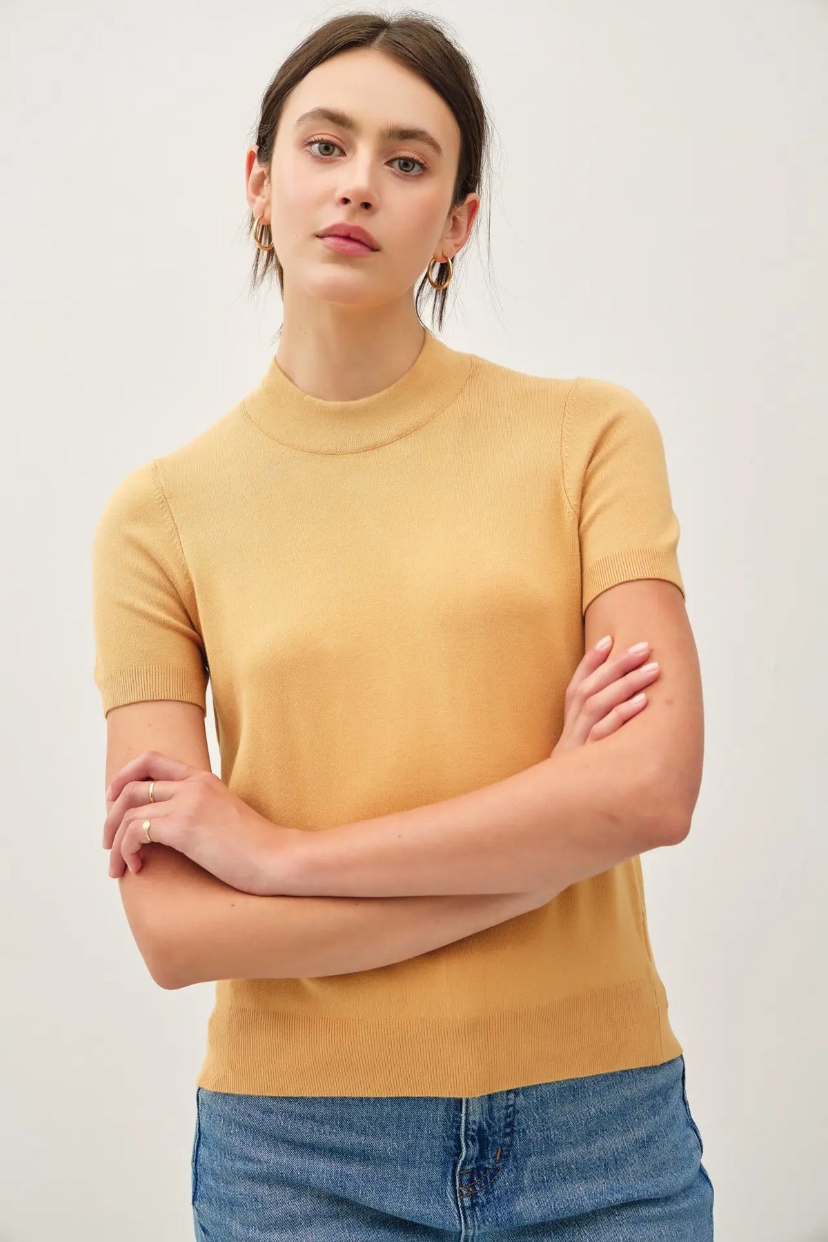 SHORT SLEEVE MOCK NECK SWEATER